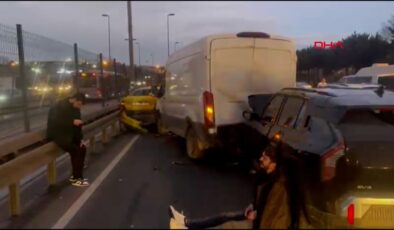 Yenibosna'da zincirleme kaza! Çok sayıda yaralı var