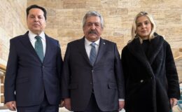 Yerine kayyum atanan CHP'li Özer, MHP'li Feti Yıldız'la görüştü