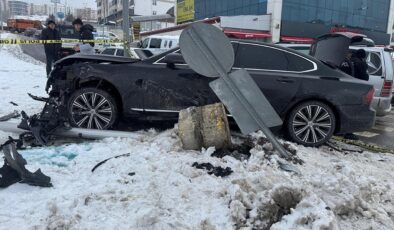 Yozgat’ta iki otomobil çarpıştı, 1 kişi ölü