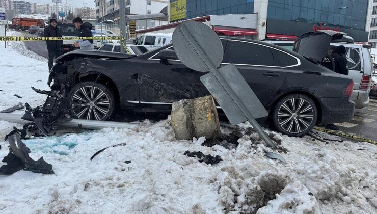 Yozgat’ta iki otomobil çarpıştı, 1 kişi ölü
