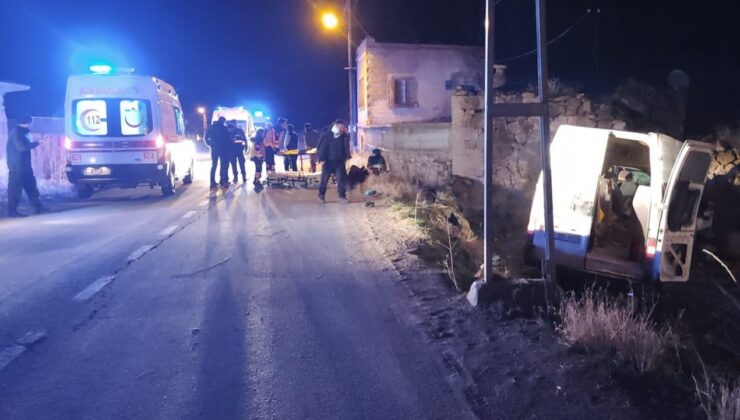 Aksaray'da tarım işçilerini taşıyan minibüs duvara çarptı: 14 yaralı