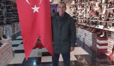 Babasını 12 bıçak darbesiyle öldürdü!