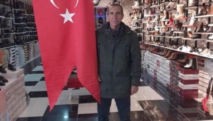 Babasını 12 bıçak darbesiyle öldürdü!