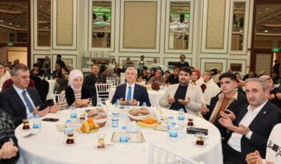 Başkan Tahmazoğlu Kâbe kokulu gençlerle buluştu