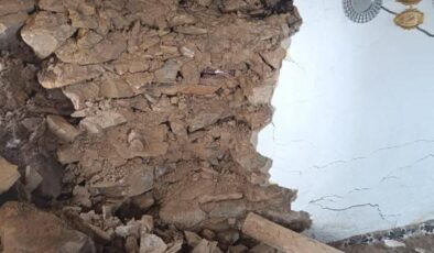 Batman’da heyelan: Bir ev toprak altında kaldı!