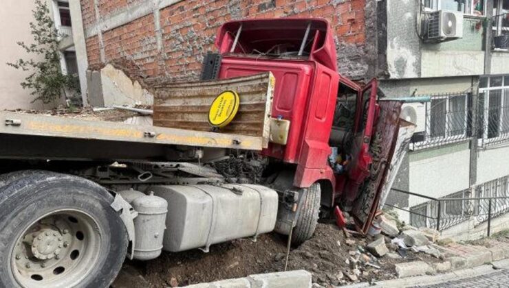 Beşiktaş’ta faciaya ramak kala: TIR binaya çarptı!