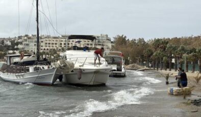 Bodrum’da fırtına: Tekneler karaya oturdu, feribot seferi iptal edildi