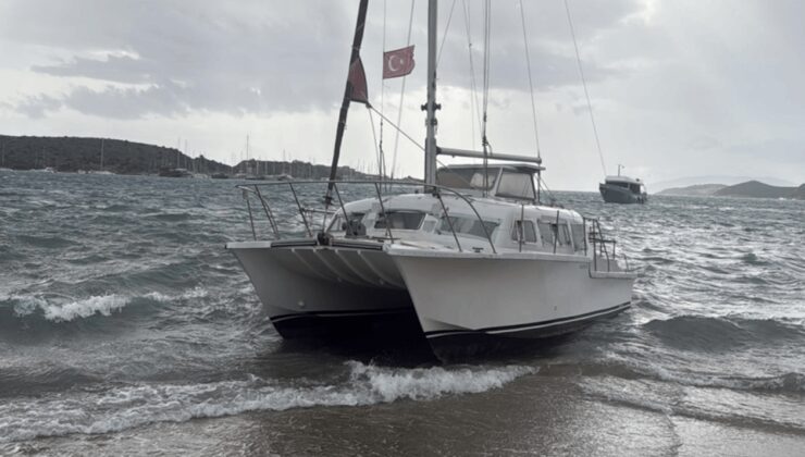 Bodrum’u fırtına vurdu: Feribot seferi iptal edildi