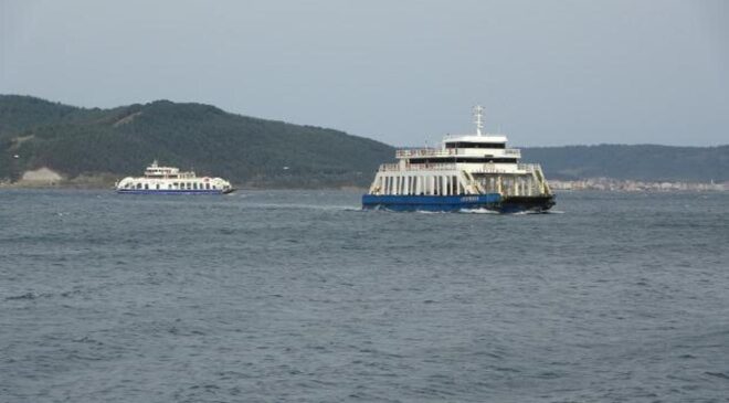 Bozcaada ve Gökçeada’ya feribot seferlerine fırtına engeli
