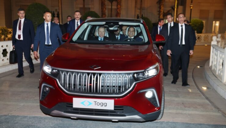 Cumhurbaşkanı Erdoğan, Sisi’ye Togg hediye etti