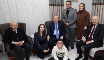 Cumhurbaşkanı Erdoğan’dan depremzede aileye ziyaret