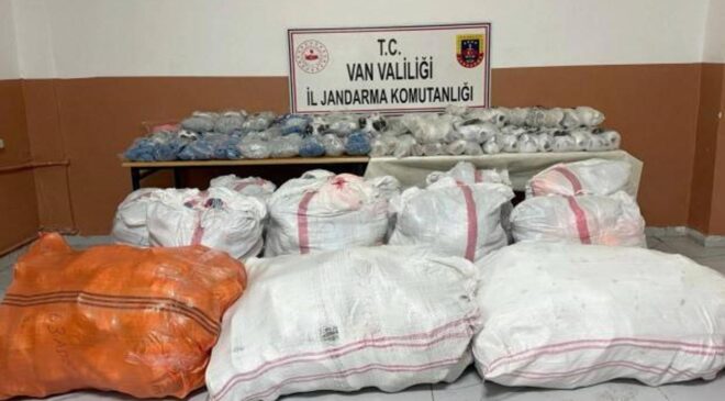 Durdurulan araçtan 3 milyon TL değerinde gümrük kaçağı eşya çıktı