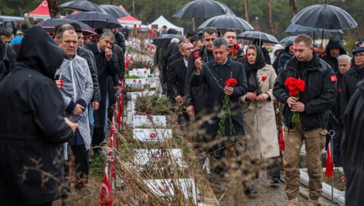 ‘Mehmetçik enkazdan 35 bin kişiyi kurtarabilirdi’