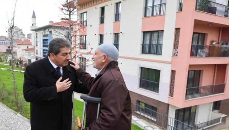 Esenler’de sosyal kart ile emeklilere anlamlı destek