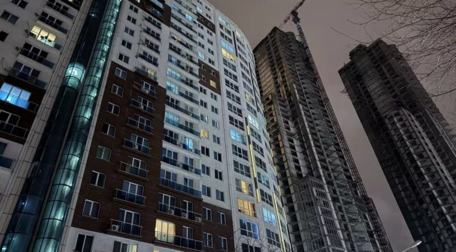 Esenyurt’ta bir rezidansın koridorunda 2 kişi silahla vurulmuş halde ölü bulundu