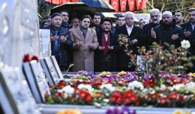 Eski başbakanlardan Necmettin Erbakan kabri başında anıldı