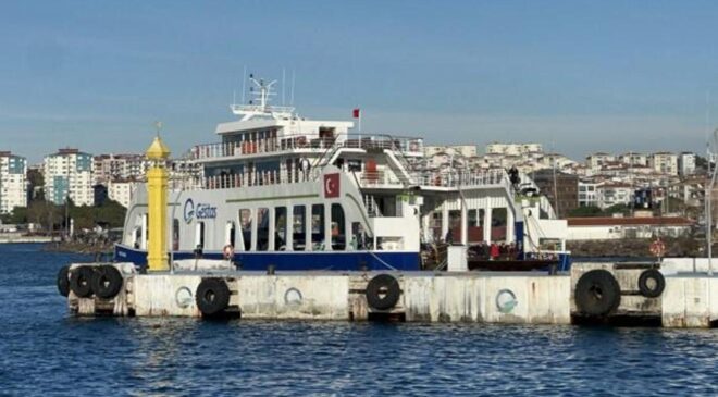 Feribot seferlerine ‘fırtına’ engeli
