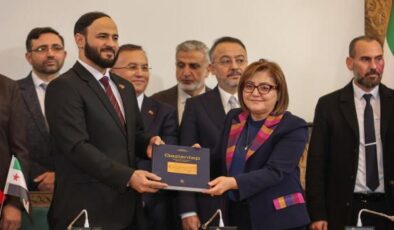 Gaziantep Büyükşehir’den Halep’e yeşil alan ve ulaşım desteği