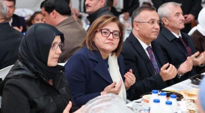 Gaziantep Büyükşehir’den Halep’te 10 bin kişilik iftar