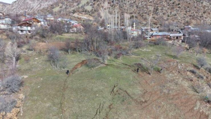 Heyelan sonrası köy halkı tedirgin: Tahliye gündemde!