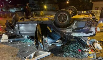 Hurdaya dönen araçtan burnu kanamadan çıktı