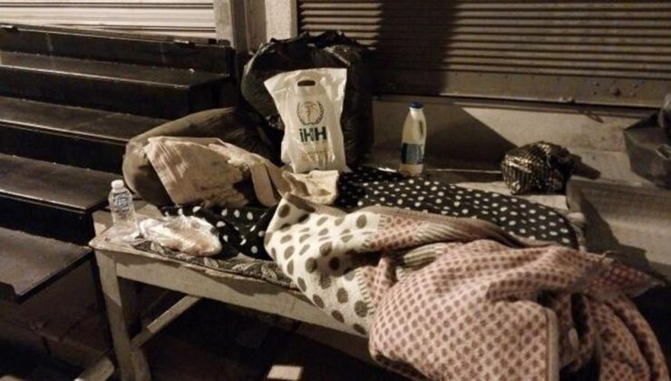 İHH, sokakta kalan vatandaşlara bot ve mont verdi!