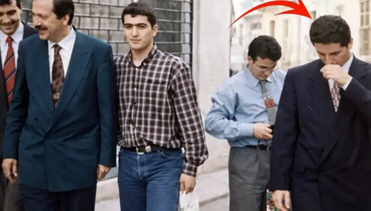 İlk kez paylaşıldı! Cumhurbaşkanı Erdoğan’ın solundaki bıçkın delikanlıyı tanıdınız mı?