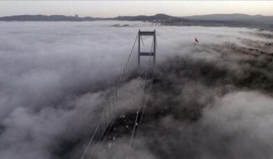 İstanbul Boğazı yoğun sis nedeniyle gemi trafiğine kapatıldı