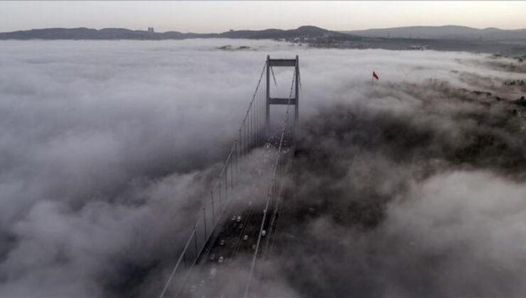 İstanbul Boğazı yoğun sis nedeniyle gemi trafiğine kapatıldı