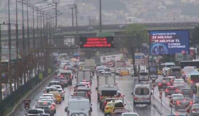 İstanbul’da akşam saatlerinde trafik yoğunluğu yüzde 87’ye çıktı