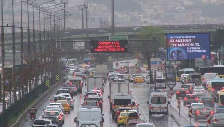 İstanbul’da akşam saatlerinde trafik yoğunluğu yüzde 87’ye çıktı