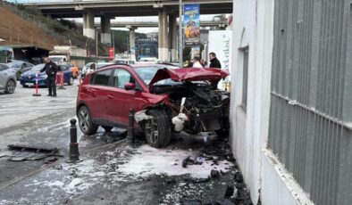 İstanbul’da korkutan kaza: Okul duvarına çarptı! Yaralılar var