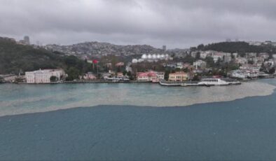 İstanbul’da kuvvetli yağışın ardından dereden Boğaz’a çamur aktı