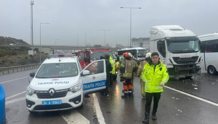 İstanbul'da feci kaza: Kuzey Marmara Otoyolu çift yönlü trafiğe kapatıldı