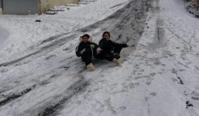 Kar, sağanak ve fırtına eğitimi engelledi! Tatil haberleri peş peşe geldi