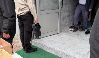 Koruma polisine ayakkabılarını tutturan kaymakam, asaleten atandı