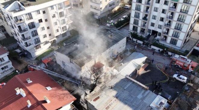 Maltepe’de korku dolu anlar: Atölye alev alev yandı