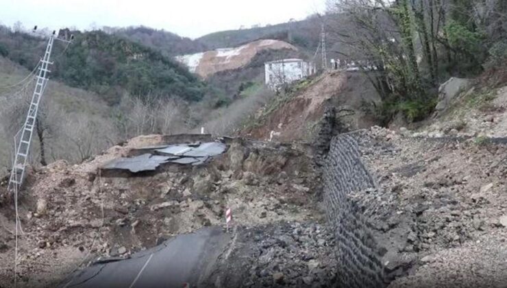Ordu’da heyelan: İstinat duvarı yıkıldı, yol çöktü
