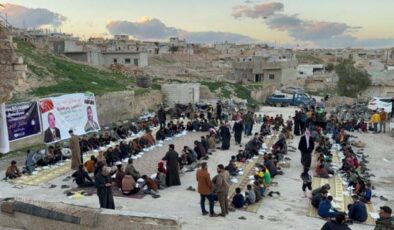 Ramazan bereketi sınırları aştı: Üç şehirde binlerce kişiye iftar