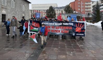 Sağlık çalışanları Gazze için sessiz yürüyüşü 117. haftada da sürdürdü