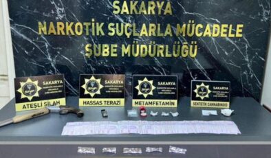 Sakarya’da zehir tacirlerine darbe: 3 şüpheliden 2’si tutuklandı