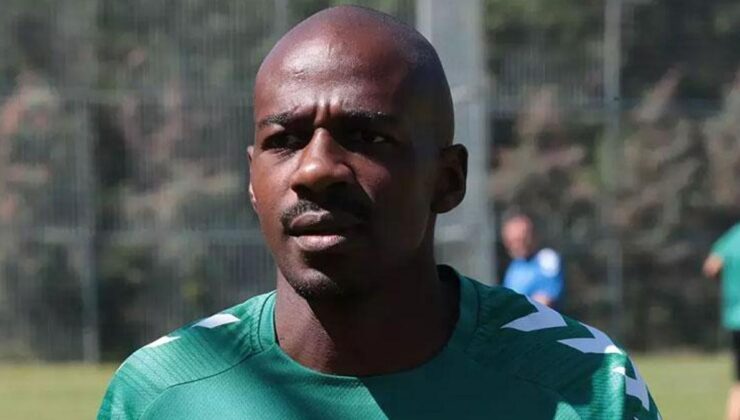 Sakaryaspor, 2 futbolcuyu transfer etti, 2 oyuncuyla da yollarını ayırdı