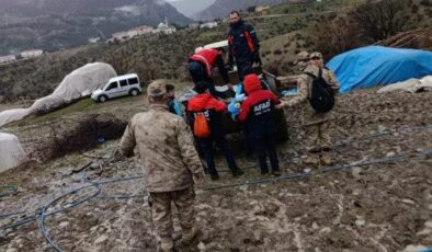 Siirt’te fırtına ve sağanak çadırları yıktı: 20 kişi tahliye edildi