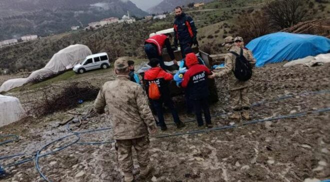 Siirt’te fırtına ve sağanak çadırları yıktı: 20 kişi tahliye edildi