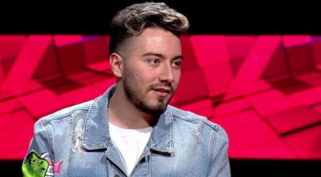 Son dakika: Enes Batur, İstanbul Havalimanı’nda gözaltına alındı