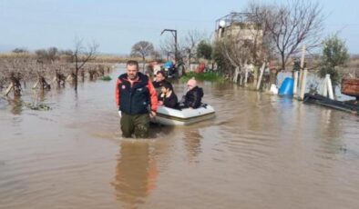 Su baskınında mahsur kalan 4’ü çocuk 5 kişi kurtarıldı