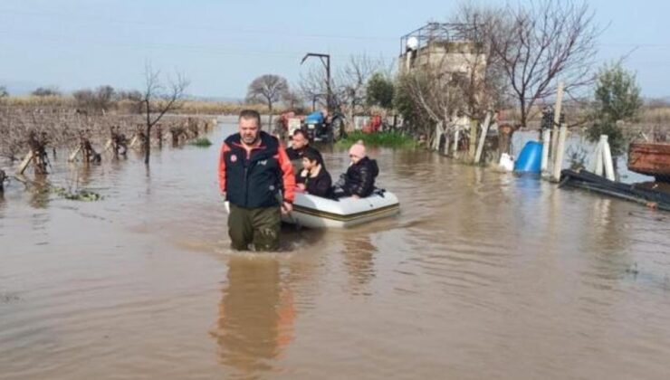 Su baskınında mahsur kalan 4’ü çocuk 5 kişi kurtarıldı