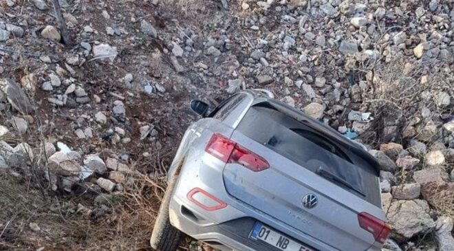 SUV tipi aracın şarampole devrildi! Yaralılar var