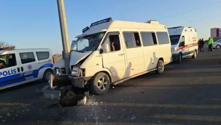Tarım işçilerini taşıyan minibüs kontrolden çıktı: 15 yaralı