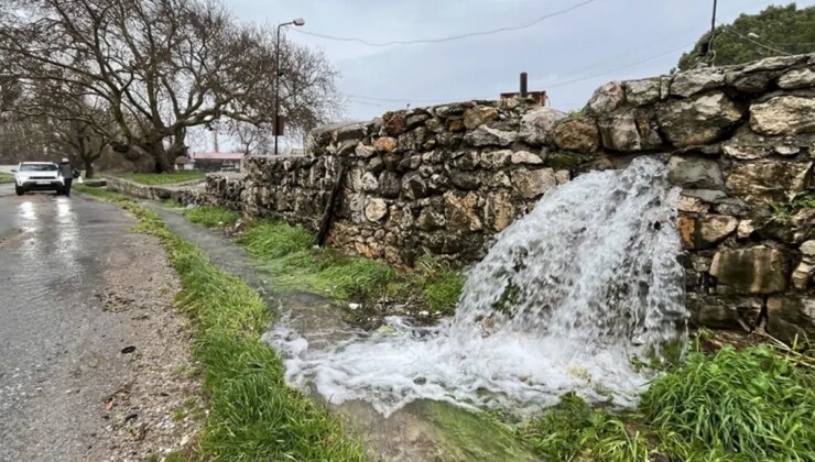 Uzun yıllardır böylesi yaşanmıyor! Sular taşların arasından fışkırdı